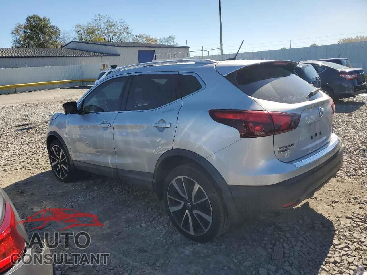 NISSAN ROGUE 2018 - JN1BJ1CR1JW202062