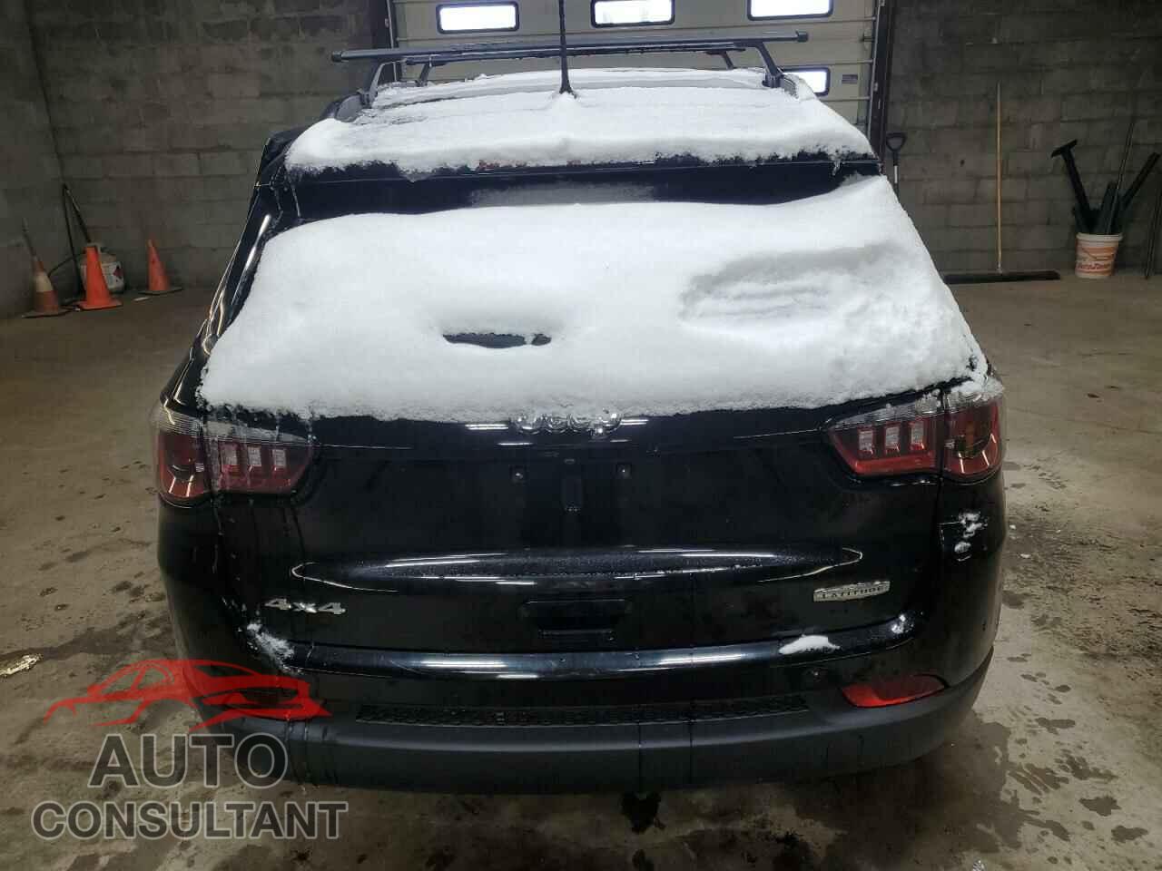 JEEP COMPASS 2020 - 3C4NJDBB9LT255908