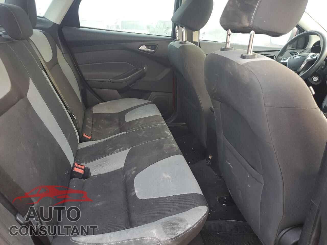 FORD FOCUS 2014 - 1FADP3F21EL381067