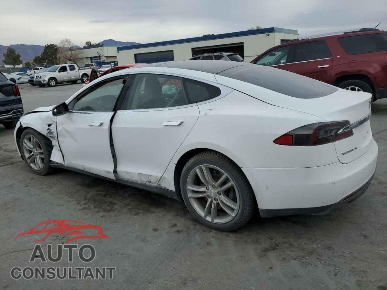 TESLA MODEL S 2015 - 5YJSA1E18FF115906
