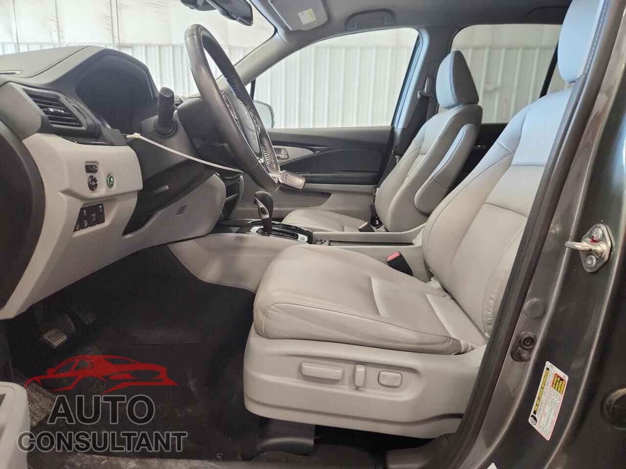 HONDA RIDGELINE 2017 - 5FPYK3F77HB035142
