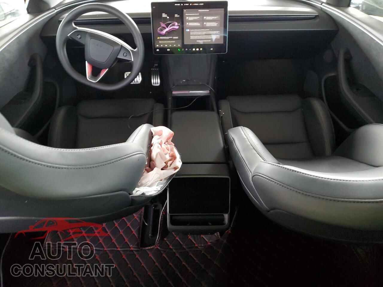 TESLA MODEL 3 2024 - 5YJ3E1ET3RF828131