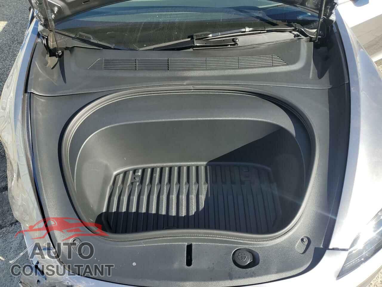 TESLA MODEL 3 2025 - 5YJ3E1EA8SF927015