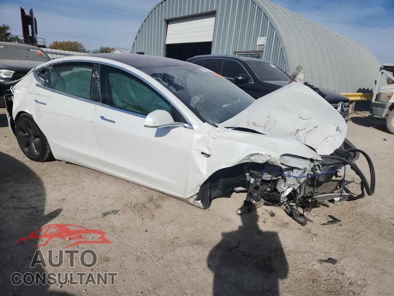 TESLA MODEL 3 2018 - 5YJ3E1EA2JF033171