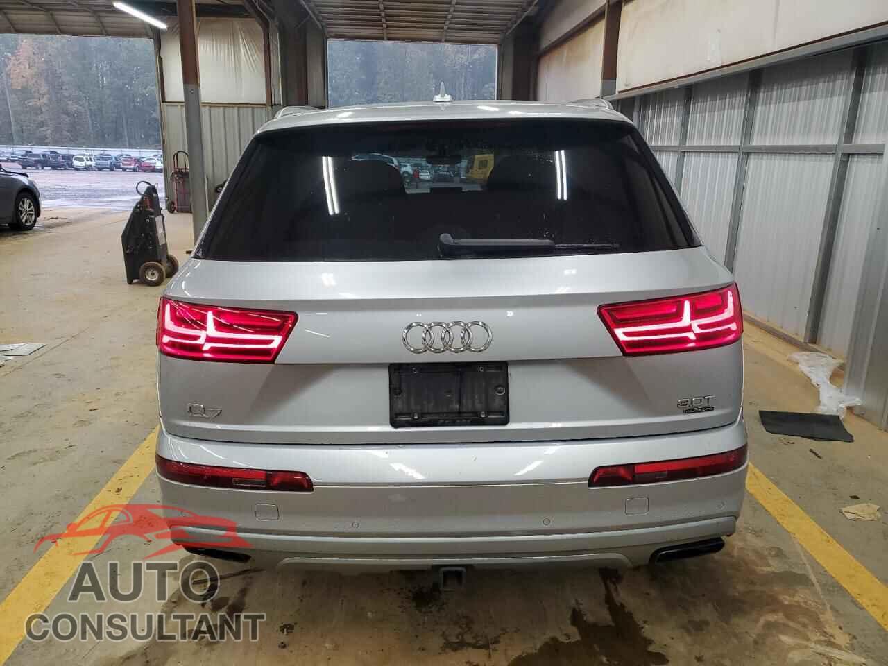 AUDI Q7 2018 - WA1VAAF7XJD014912