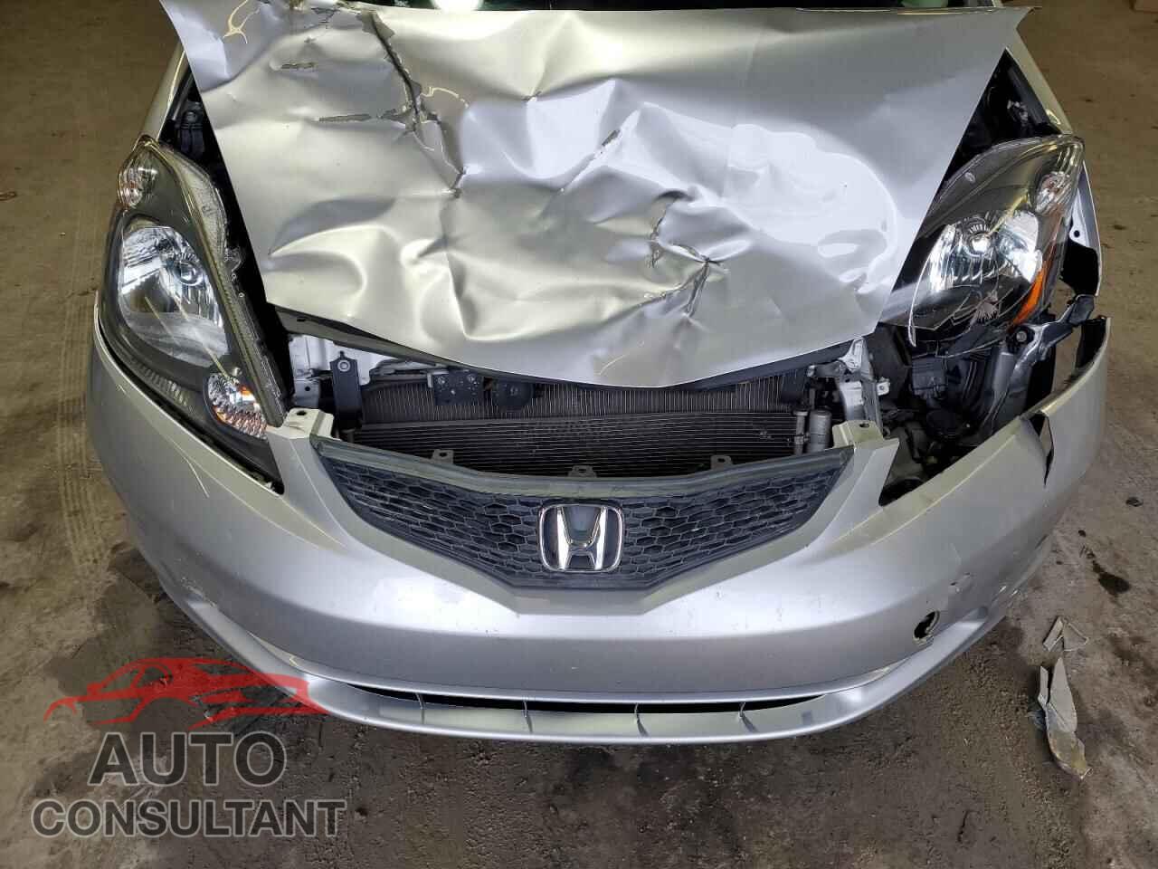 HONDA FIT 2013 - JHMGE8H32DC080384