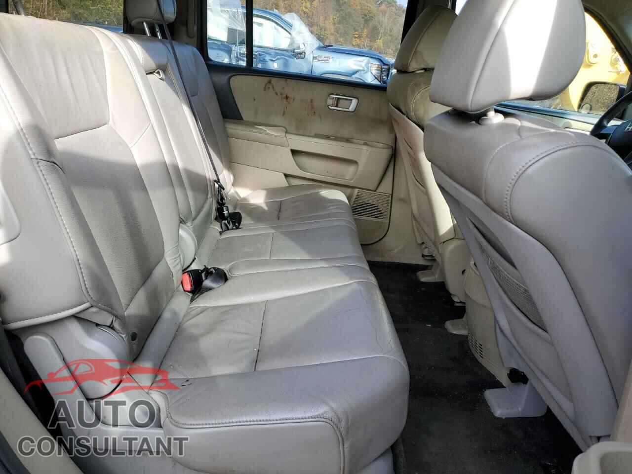 HONDA PILOT 2011 - 5FNYF4H20BB033292