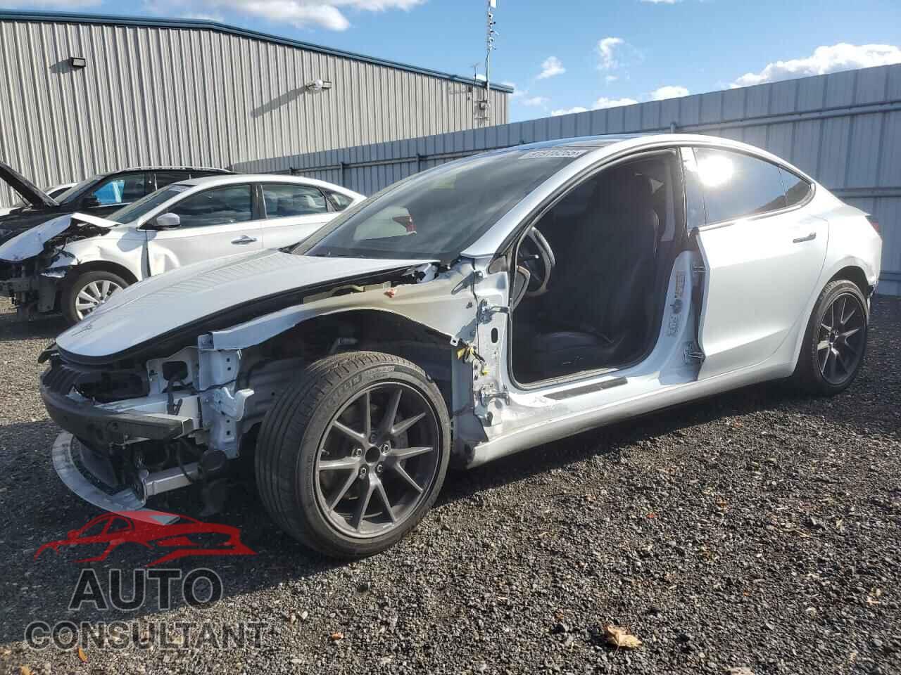 TESLA MODEL 3 2021 - 5YJ3E1EA5MF851983