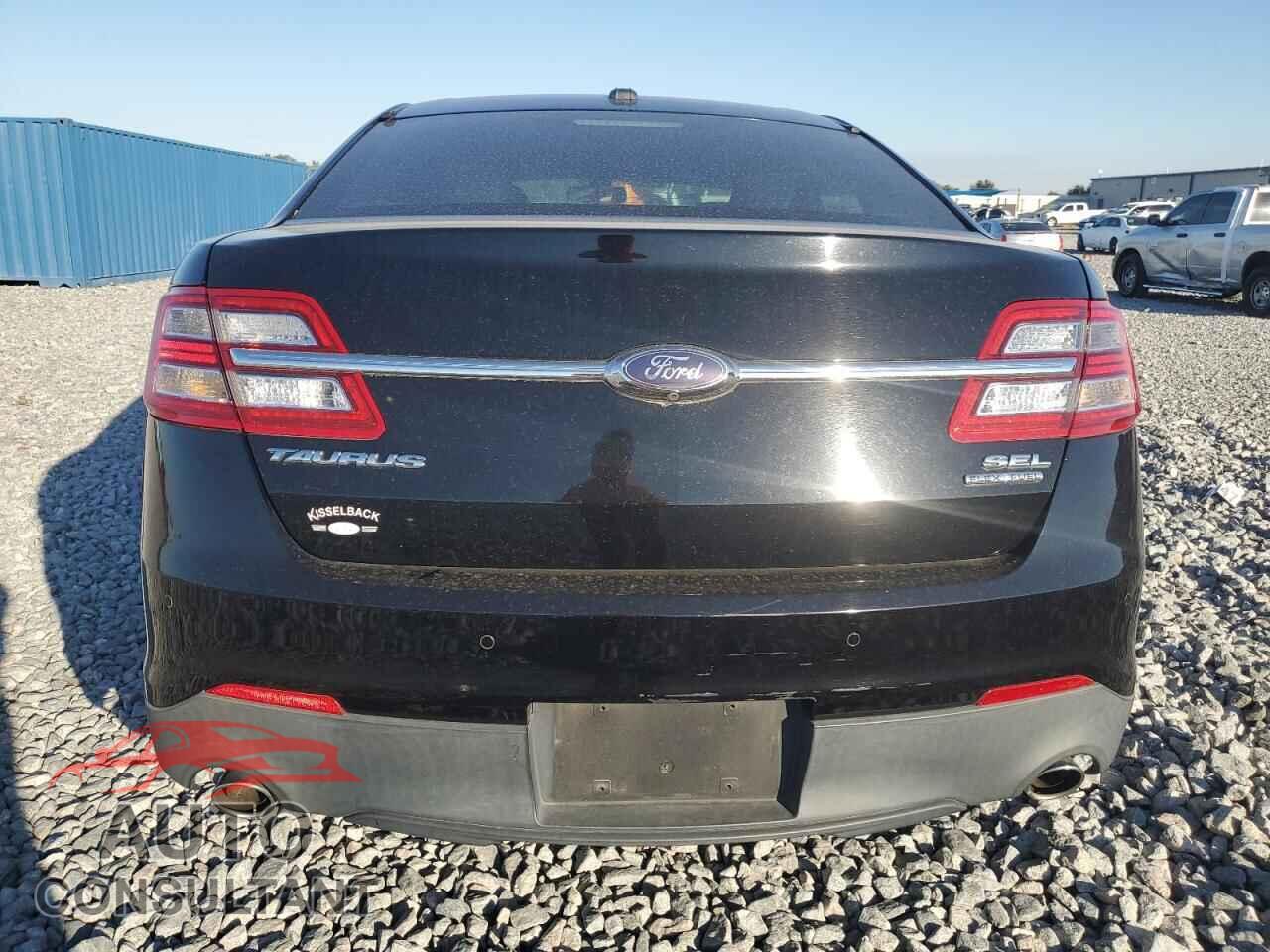 FORD TAURUS 2017 - 1FAHP2E84HG103407