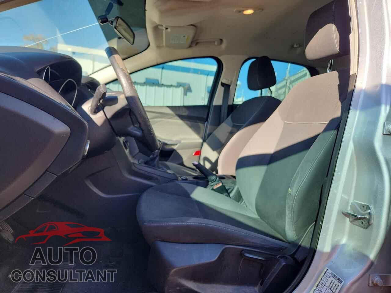 FORD FOCUS 2012 - 1FAHP3E28CL435156