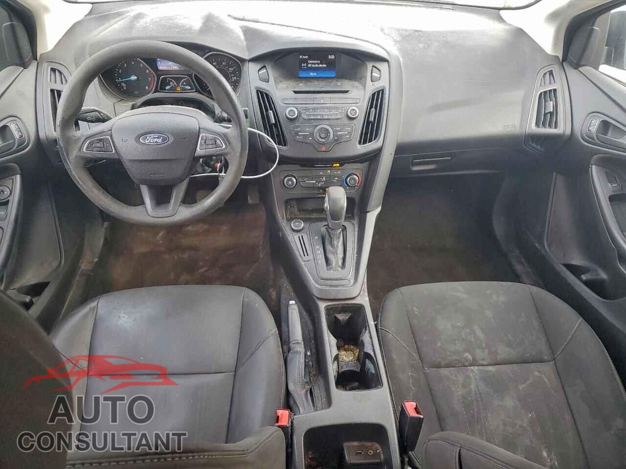 FORD FOCUS 2015 - 1FADP3E27FL310555