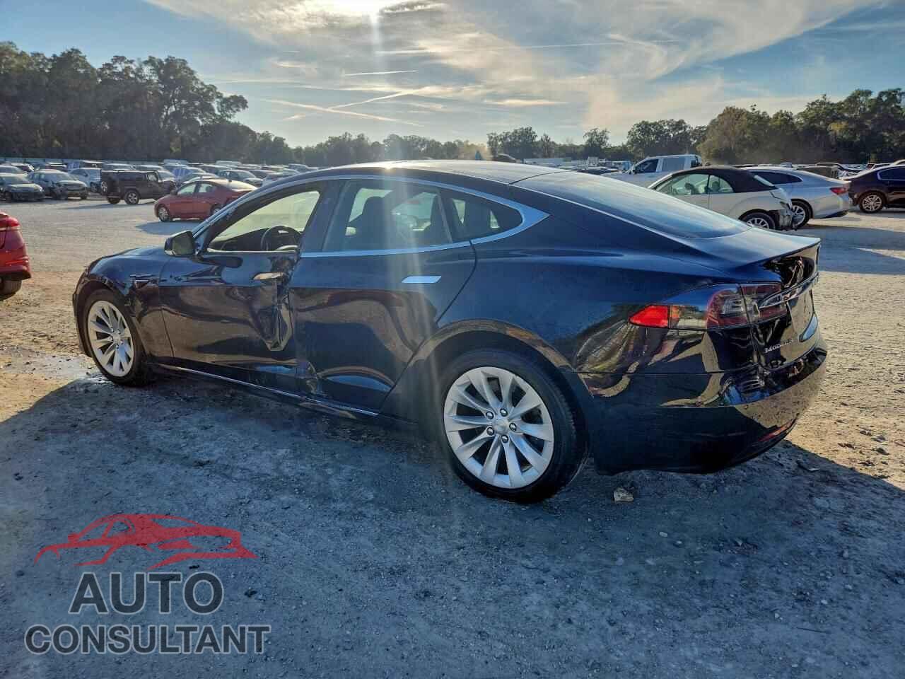 TESLA MODEL S 2017 - 5YJSA1E2XHF185855