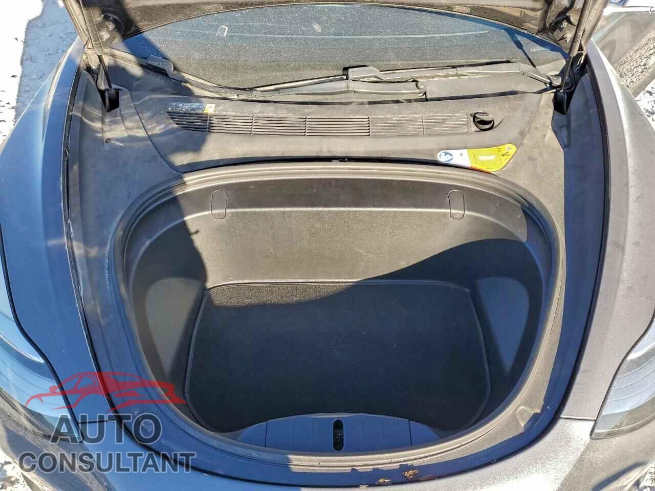 TESLA MODEL 3 2018 - 5YJ3E1EA0JF023772