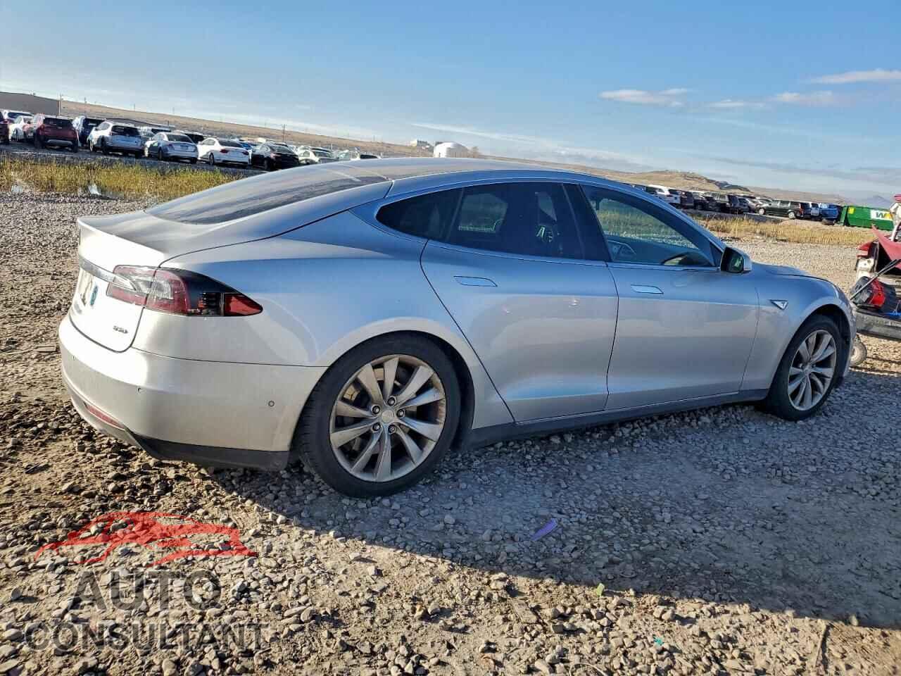 TESLA MODEL S 2015 - 5YJSA1H2XFF081620