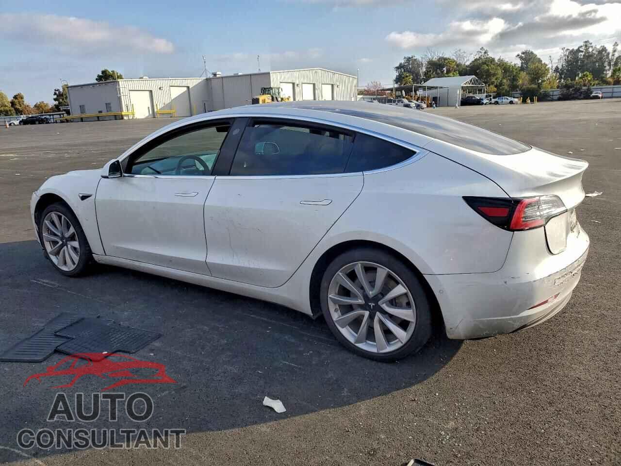 TESLA MODEL 3 2018 - 5YJ3E1EAXJF046248