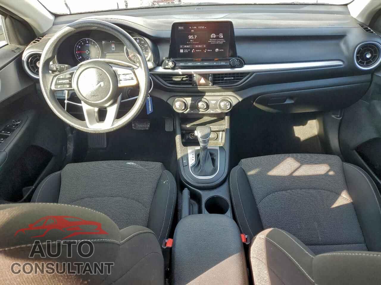 KIA FORTE 2023 - 3KPF24AD5PE586645