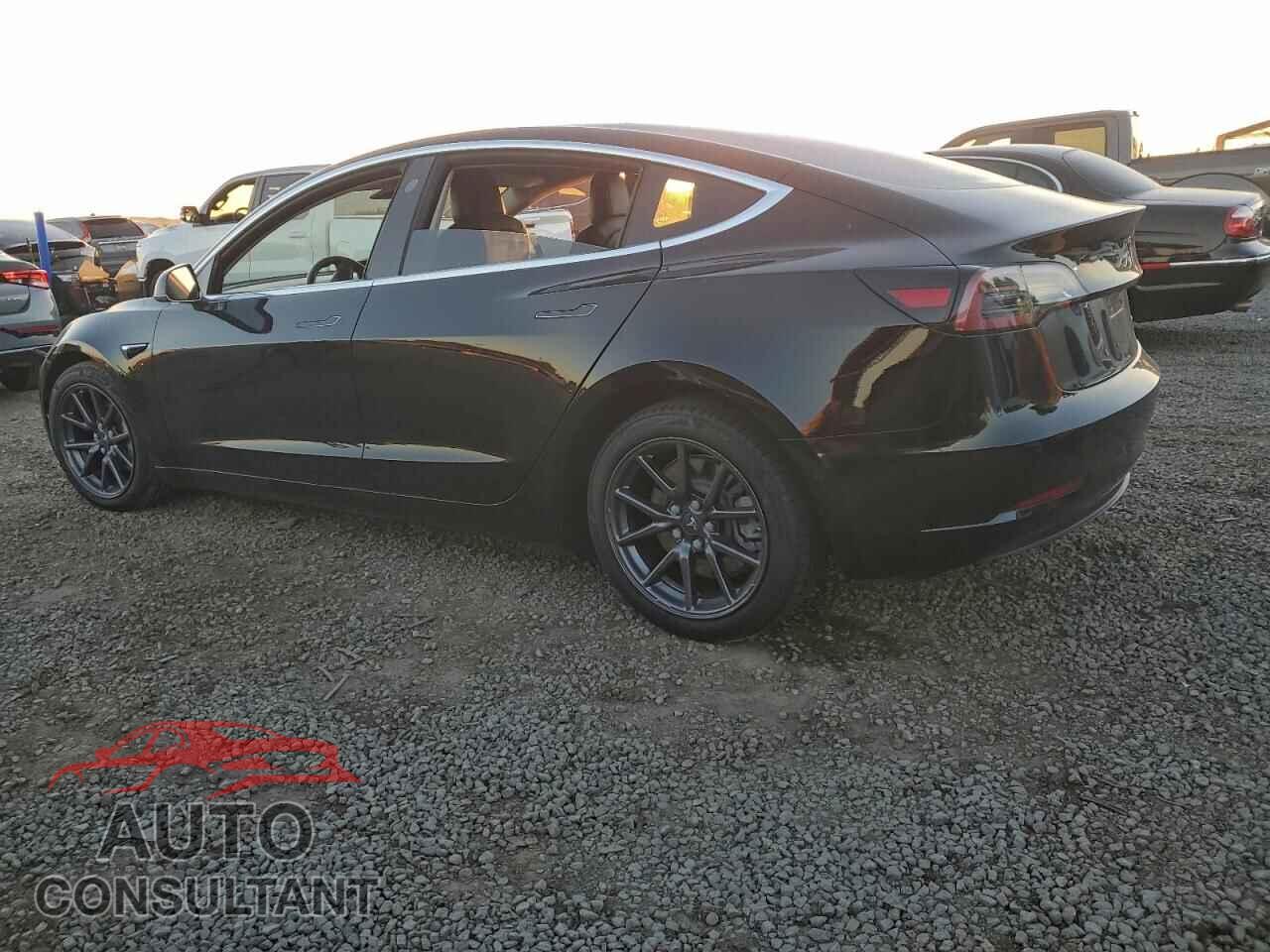 TESLA MODEL 3 2018 - 5YJ3E1EB8JF144476