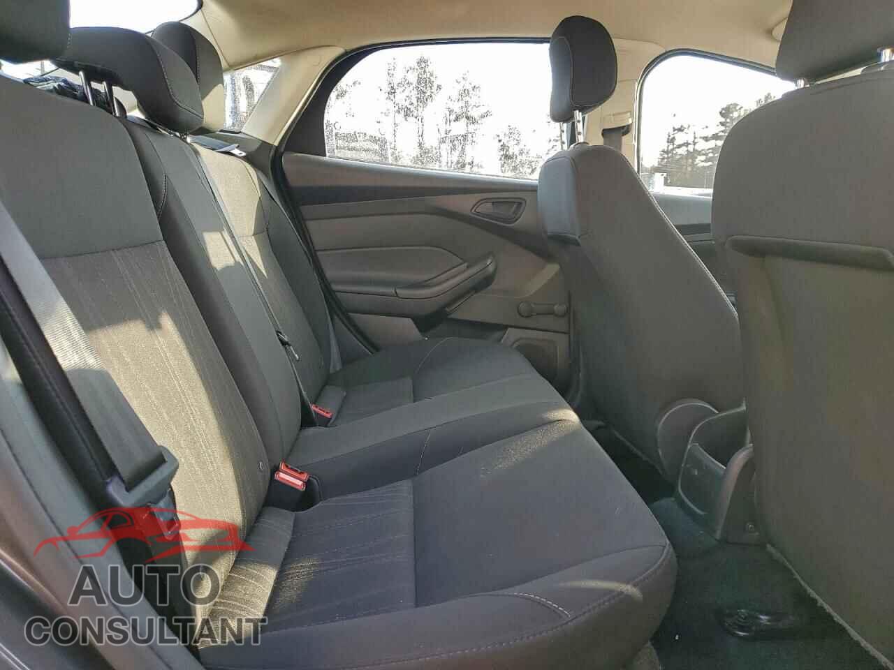 FORD FOCUS 2018 - 1FADP3E22JL202126