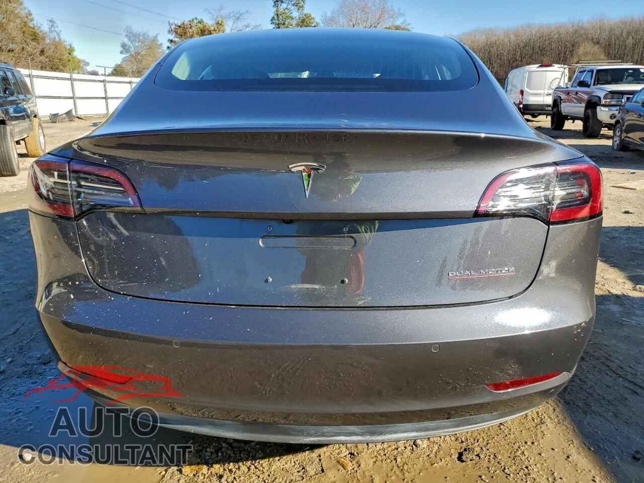 TESLA MODEL 3 2018 - 5YJ3E1EB2JF104183