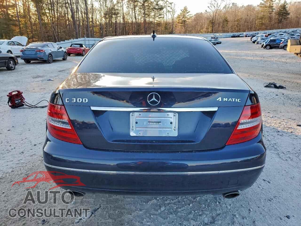 MERCEDES-BENZ C-CLASS 2013 - WDDGF8AB4DR265247