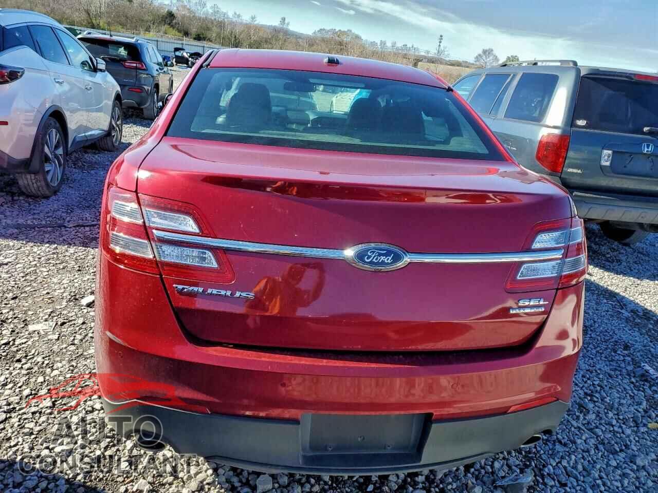 FORD TAURUS 2016 - 1FAHP2E85GG132834