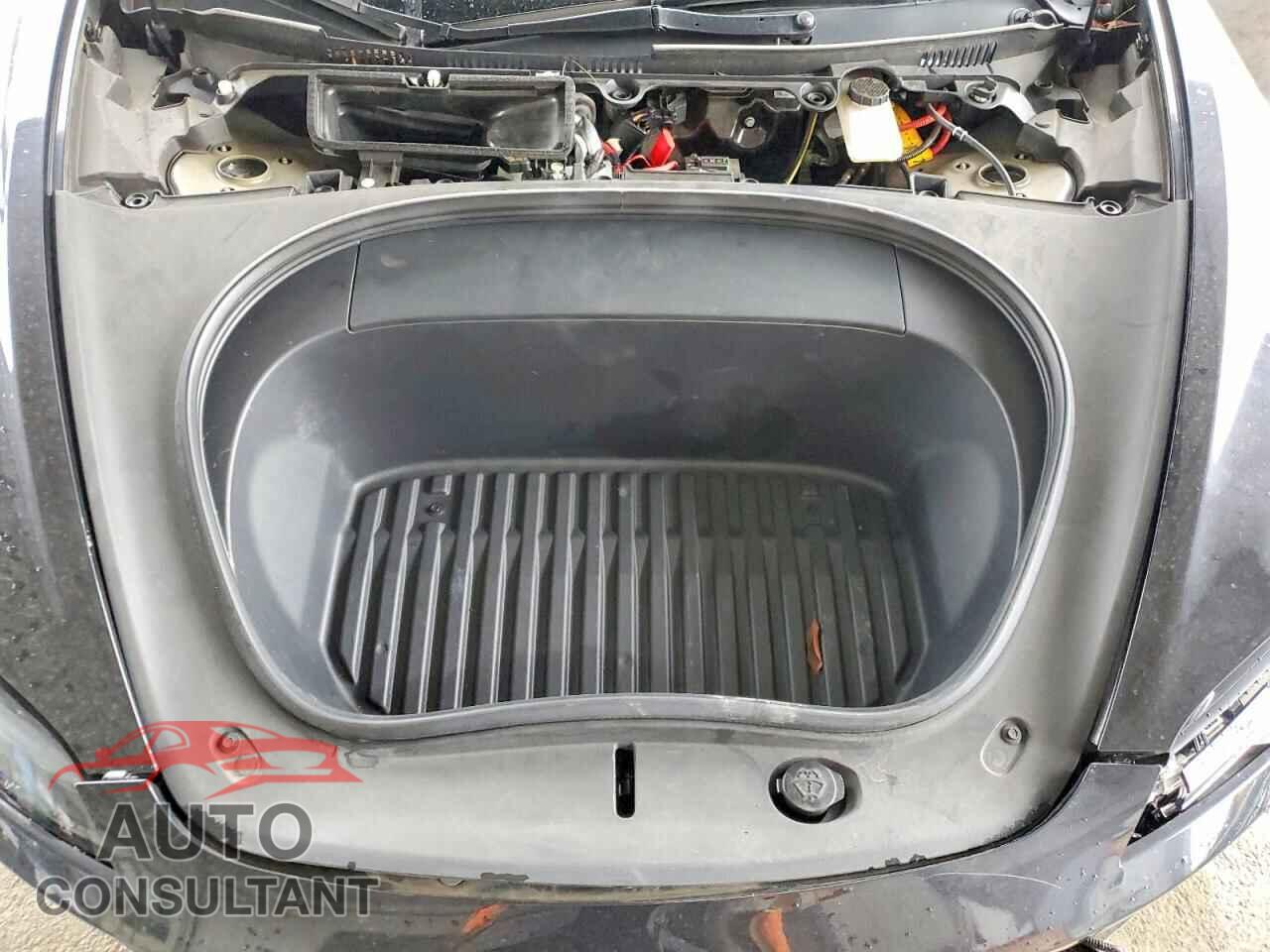 TESLA MODEL 3 2024 - 5YJ3E1EA8RF744577