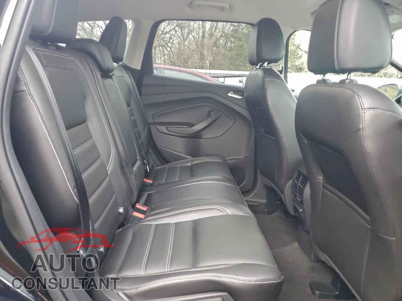 FORD ESCAPE 2017 - 1FMCU0JD7HUB64610