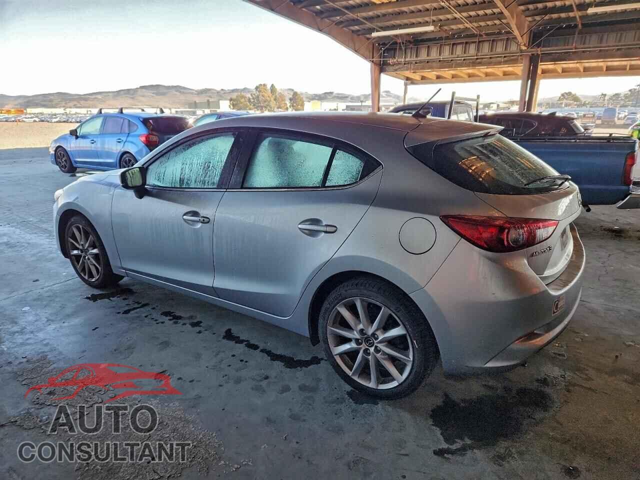 MAZDA 3 2017 - 3MZBN1L76HM155019