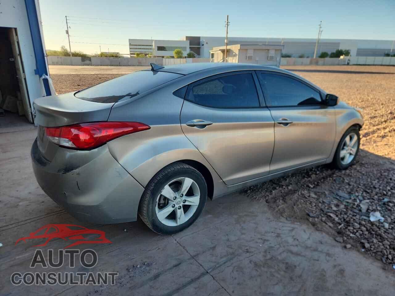 HYUNDAI ELANTRA 2013 - 5NPDH4AE4DH377385