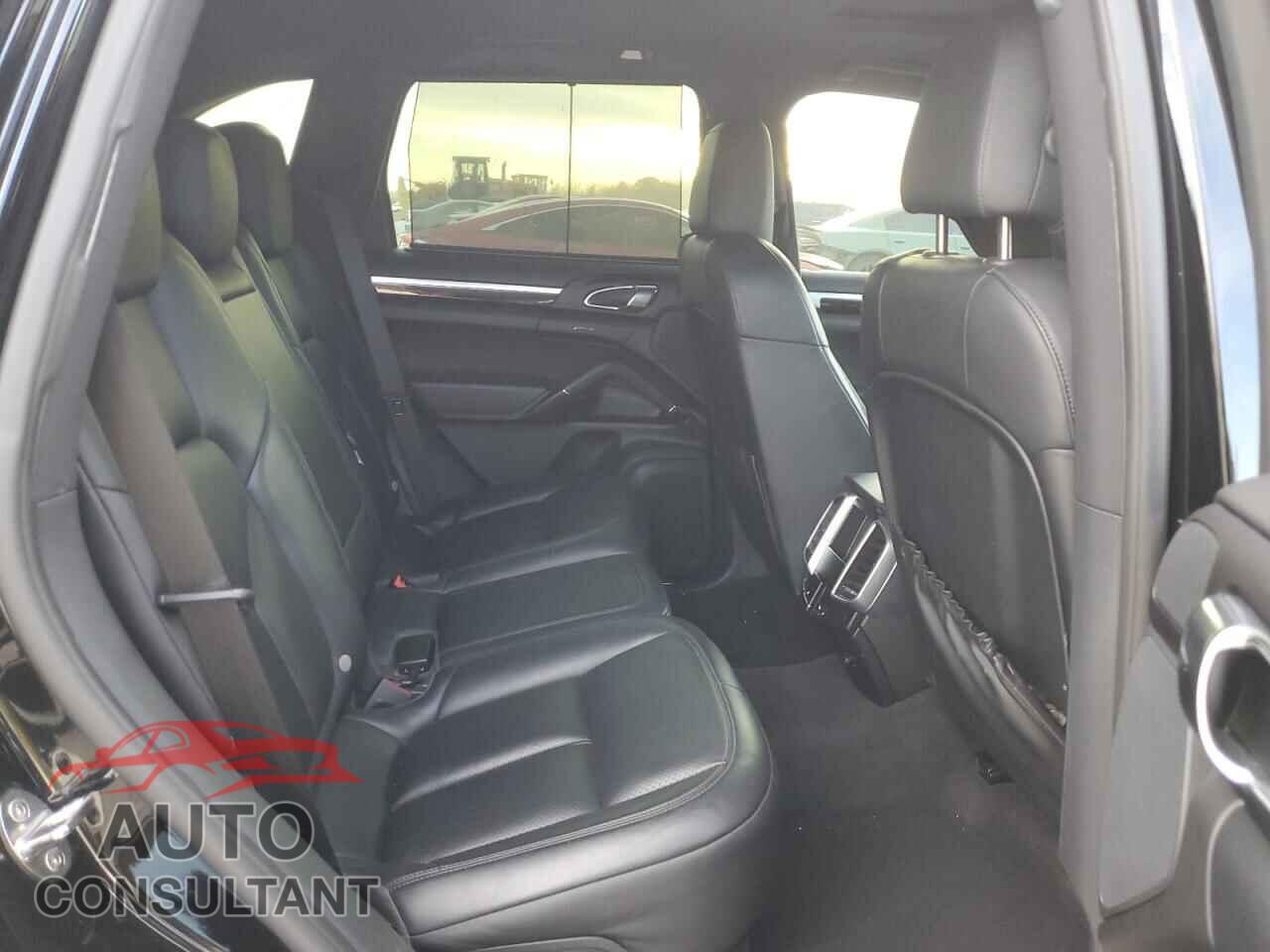 PORSCHE CAYENNE 2016 - WP1AA2A23GKA13013