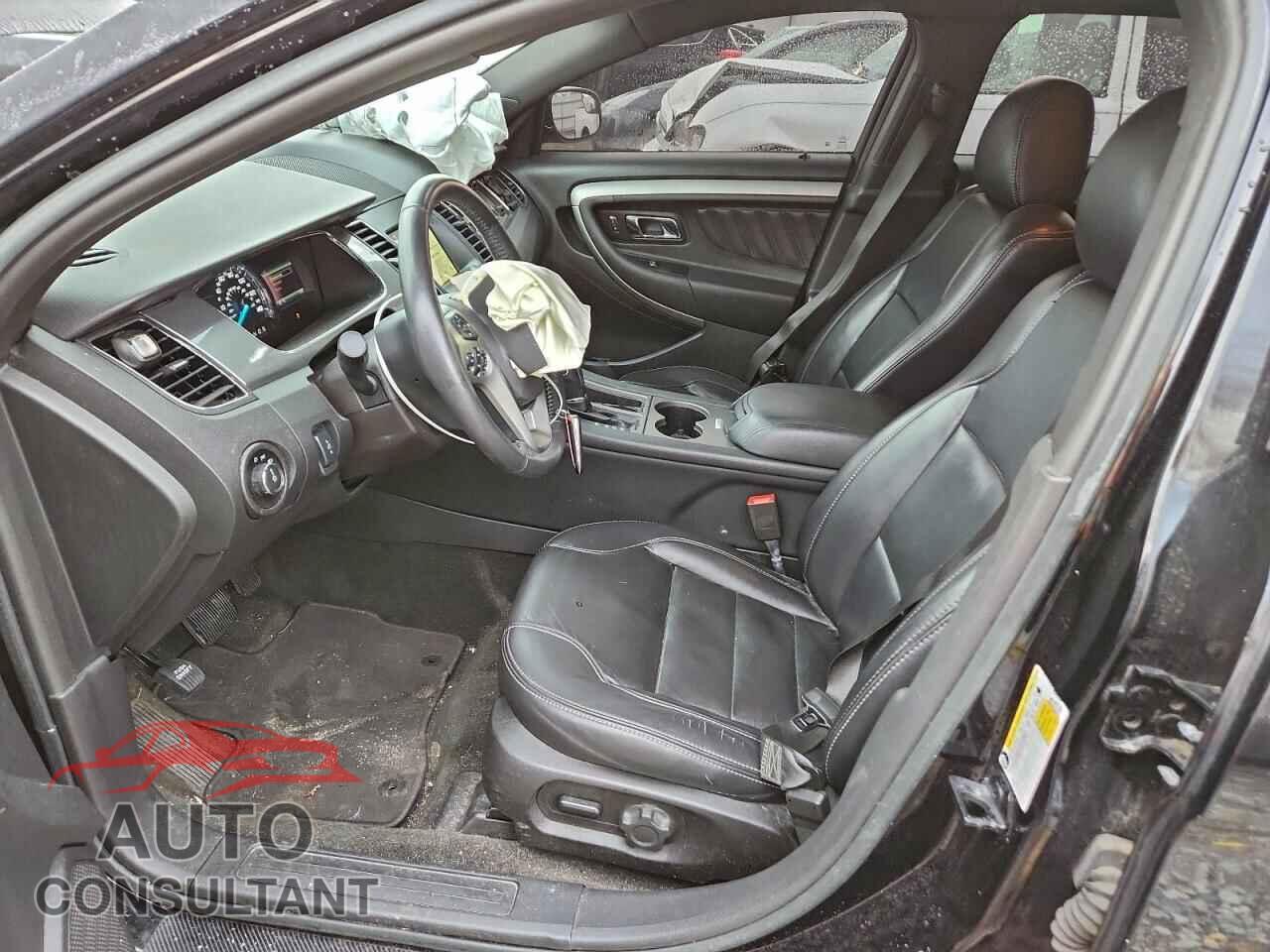 FORD TAURUS 2018 - 1FAHP2E85JG134171