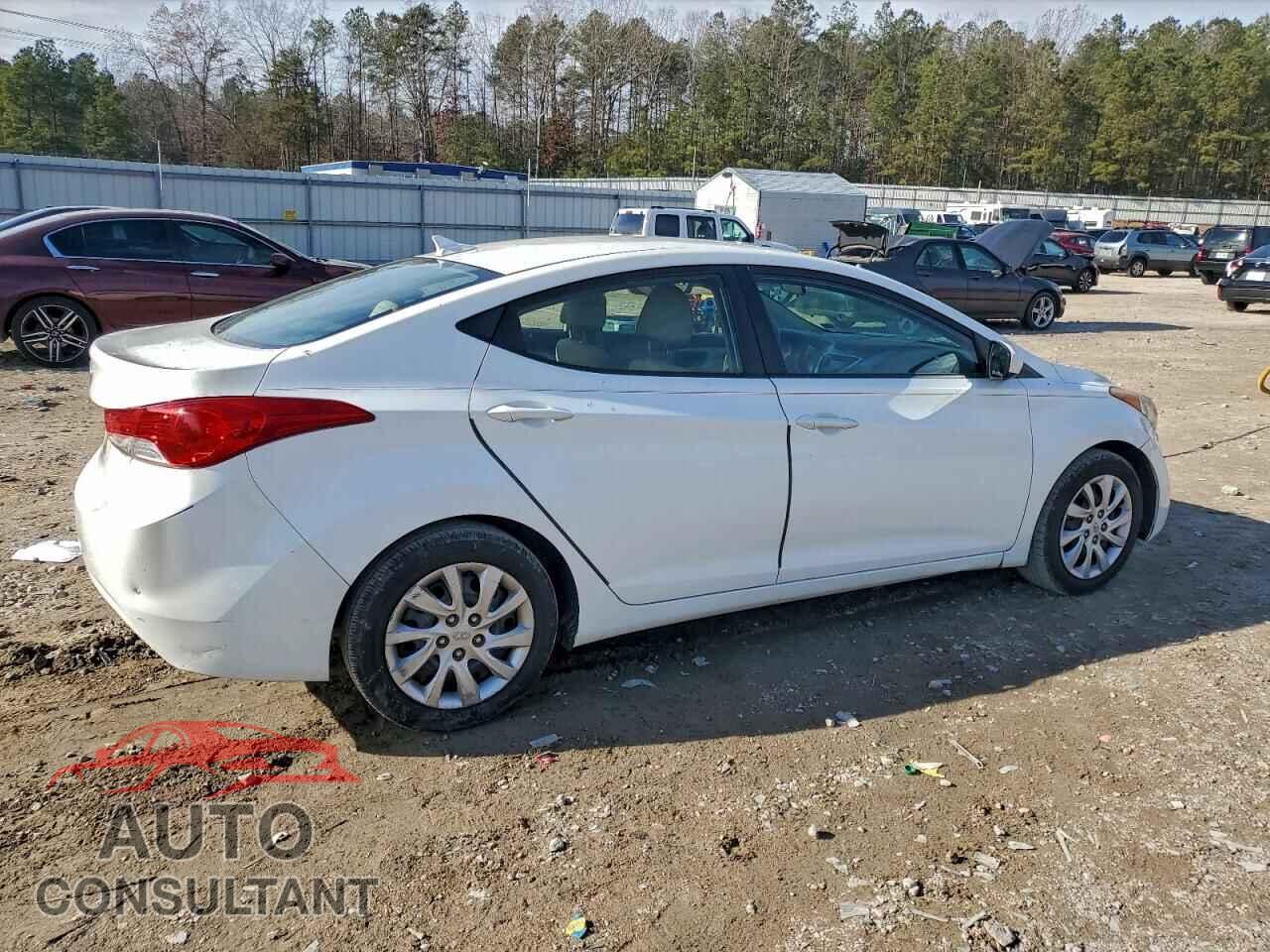HYUNDAI ELANTRA 2012 - 5NPDH4AE4CH127451