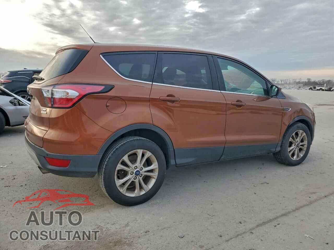 FORD ESCAPE 2017 - 1FMCU0GD8HUE98524