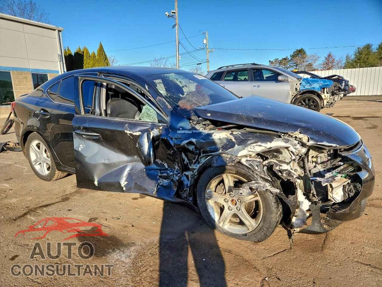 LEXUS IS 2011 - JTHCF5C29B5046758