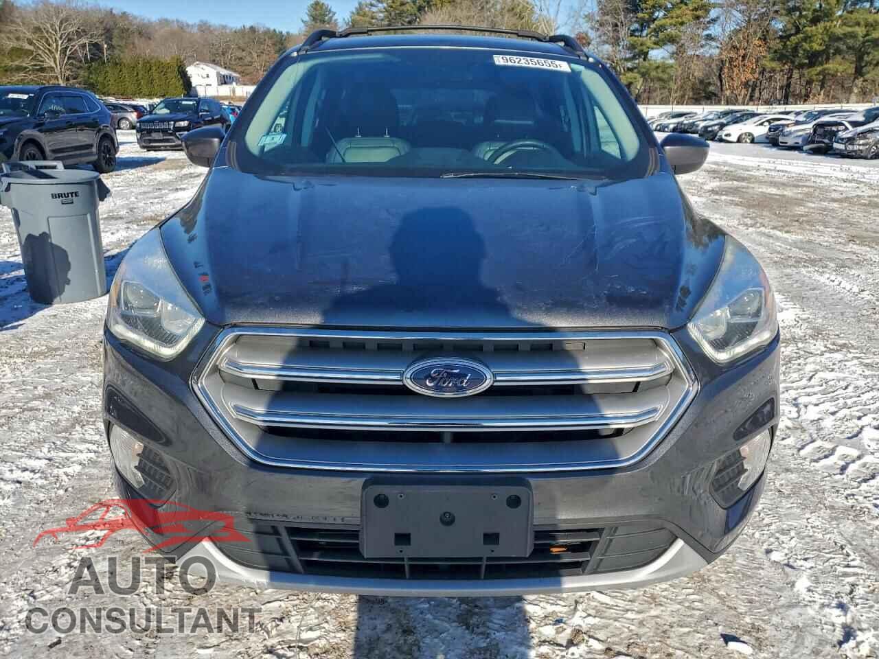 FORD ESCAPE 2017 - 1FMCU9GD5HUF00623