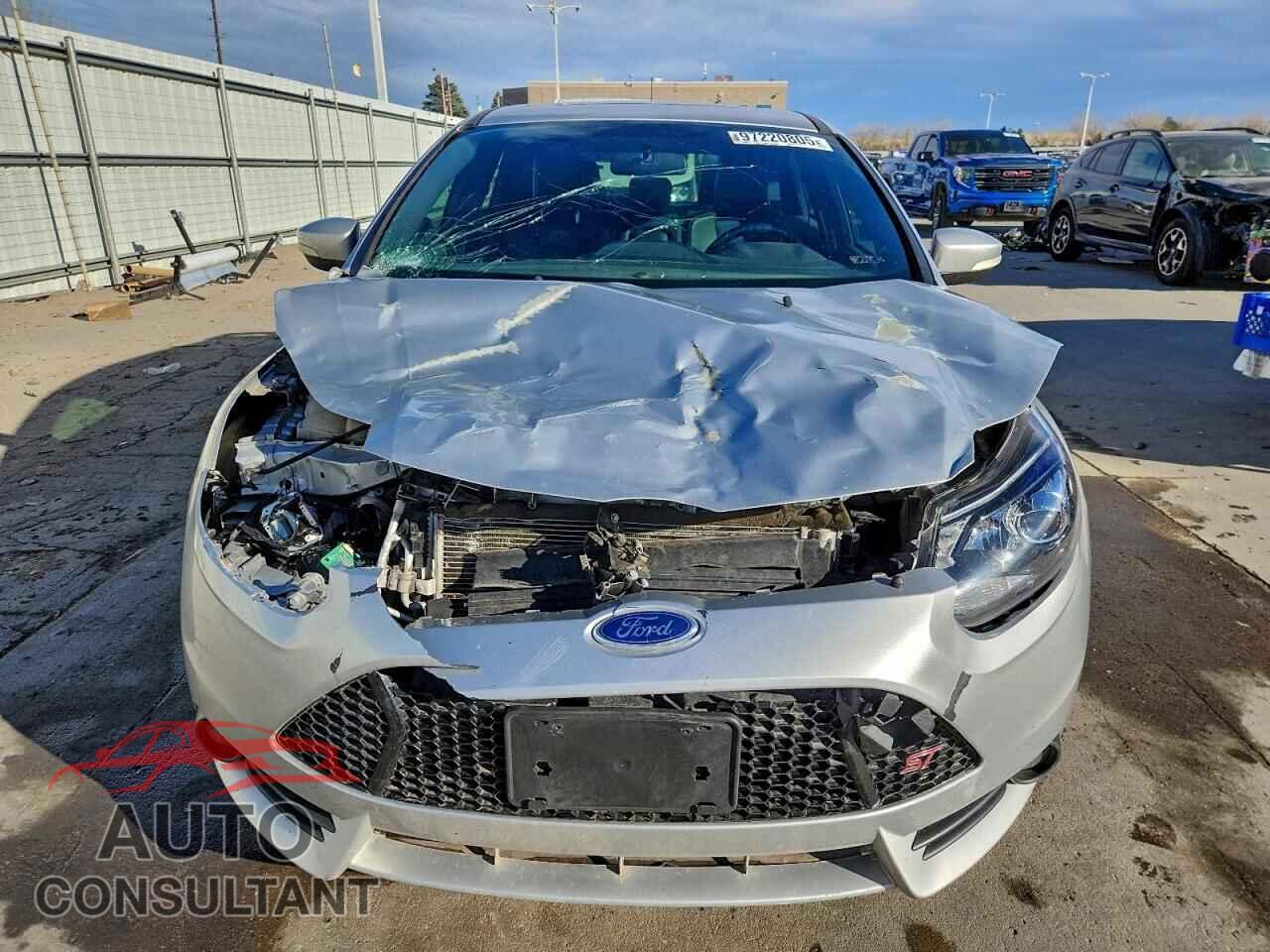 FORD FOCUS 2013 - 1FADP3L92DL251489