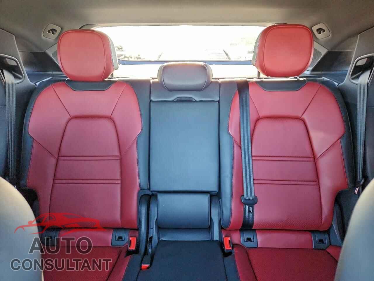 PORSCHE CAYENNE 2024 - WP1BA2AY3RDA54516