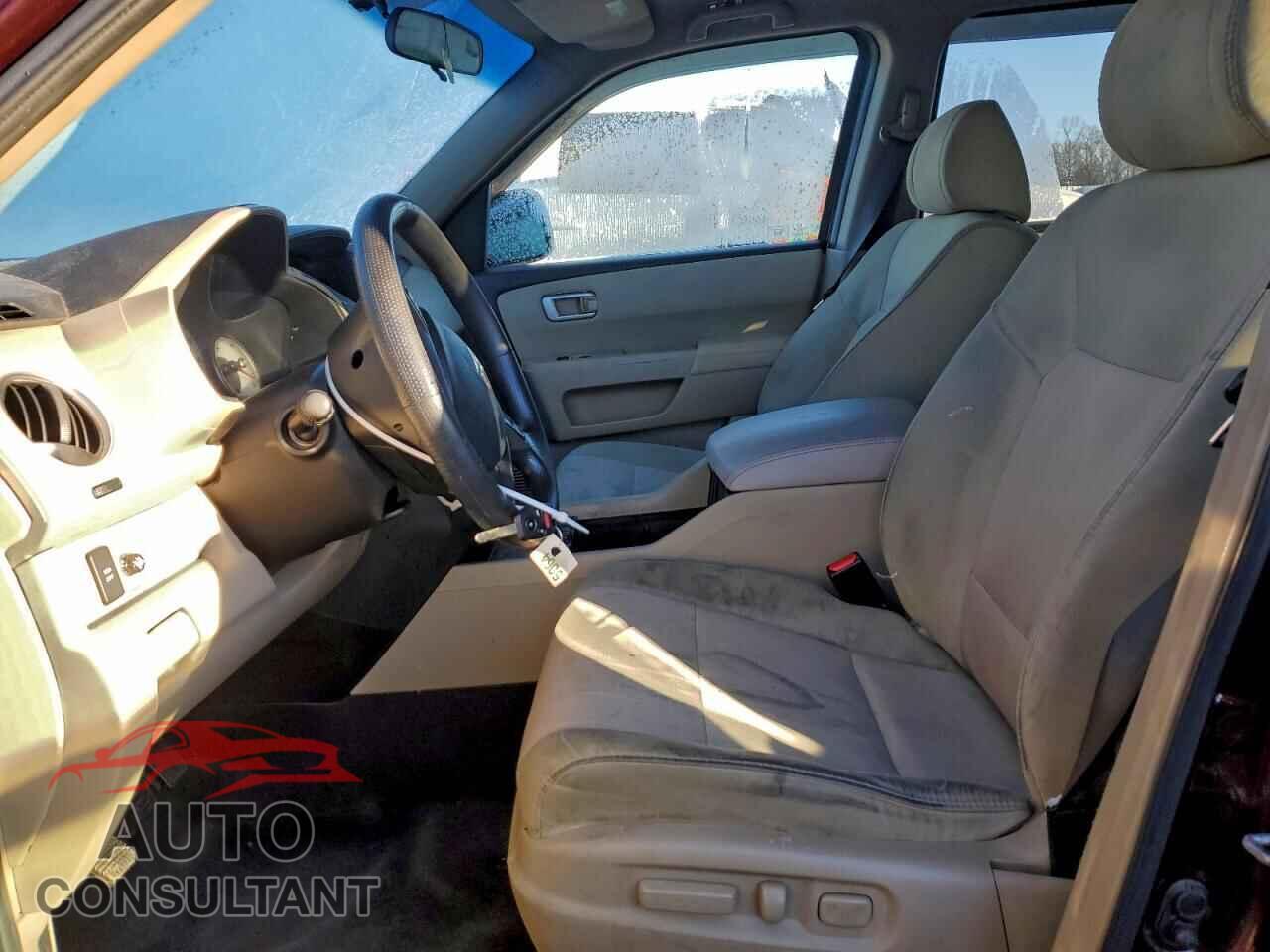 HONDA PILOT 2011 - 5FNYF4H48BB055932