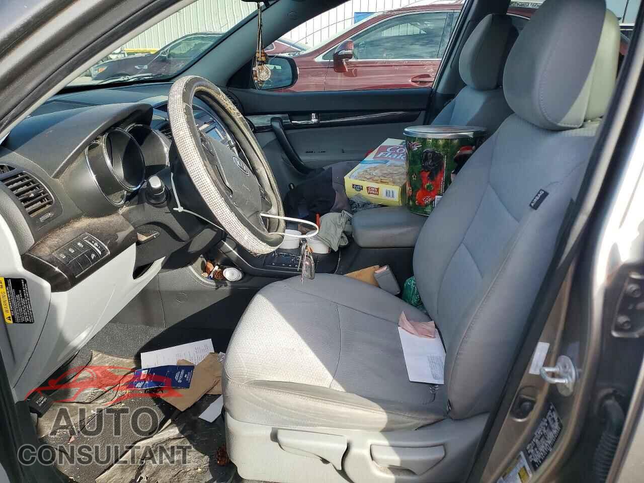 KIA SORENTO 2012 - 5XYKT4A25CG242594