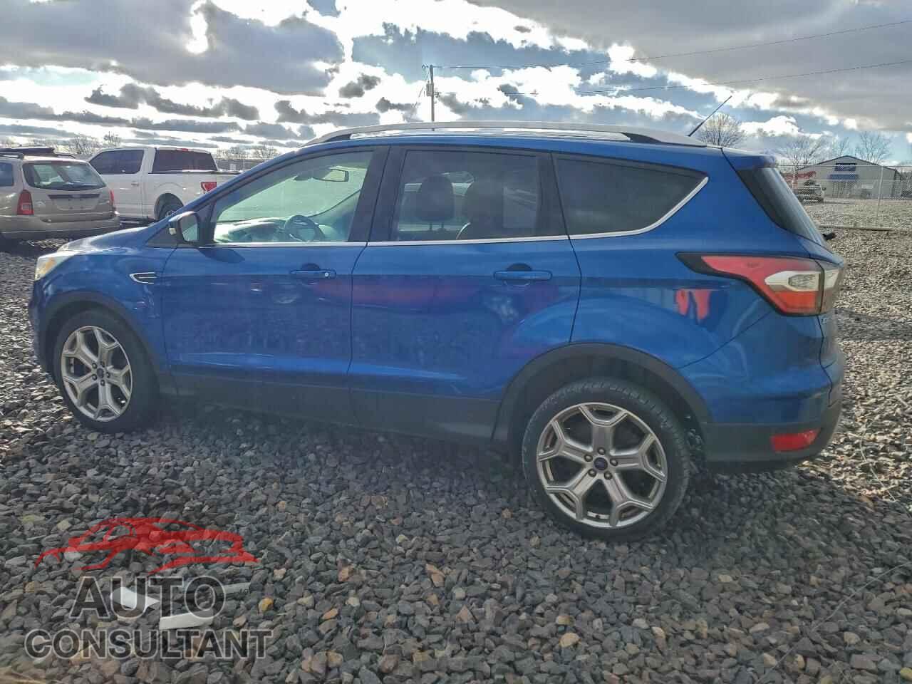 FORD ESCAPE 2017 - 1FMCU0JD0HUB77926