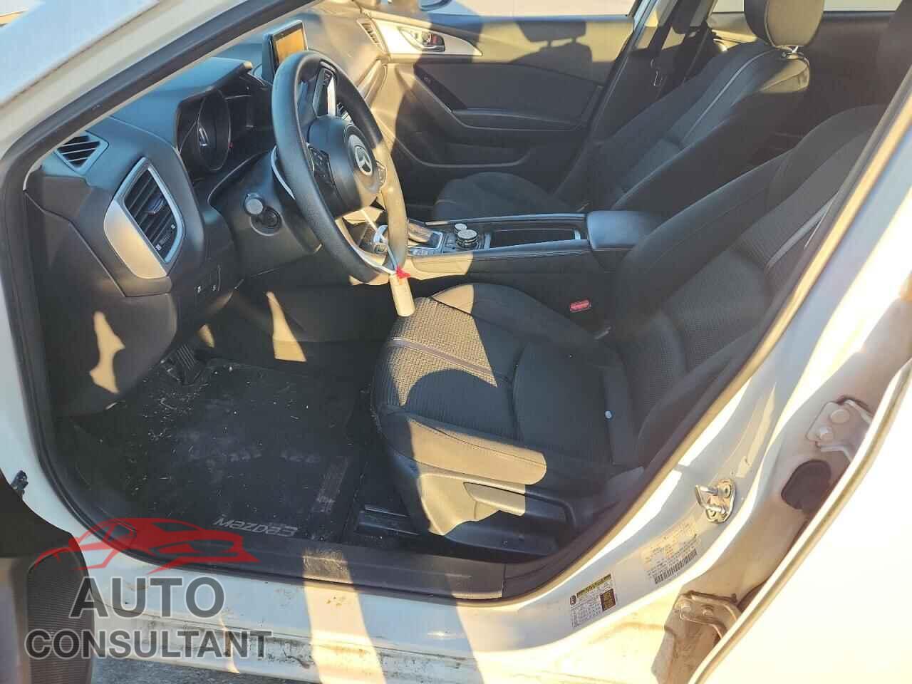 MAZDA 3 2017 - 3MZBN1U79HM103351