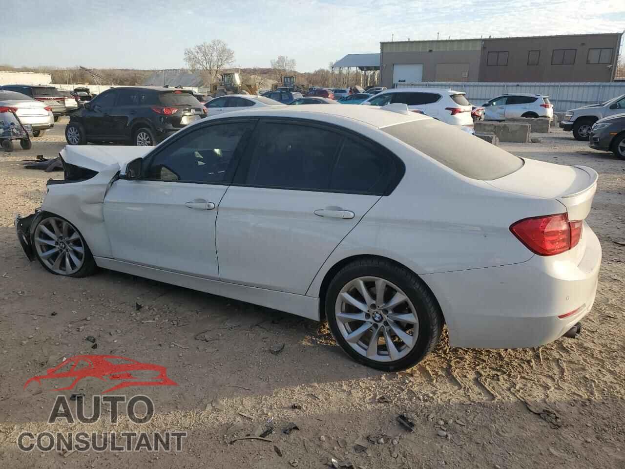 BMW 3 SERIES 2013 - WBA3C1C50DF439152