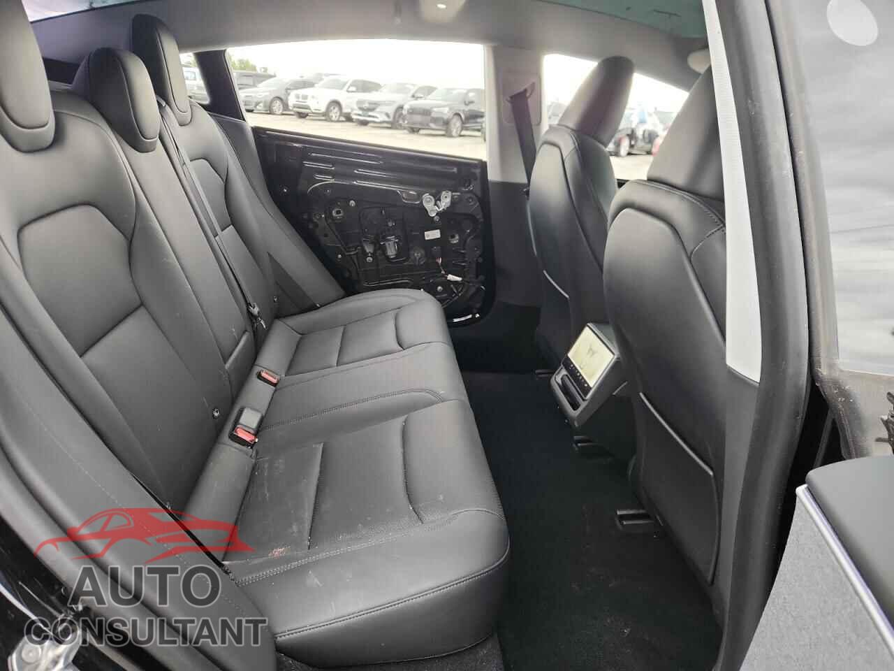 TESLA MODEL 3 2024 - 5YJ3E1EA7RF738527