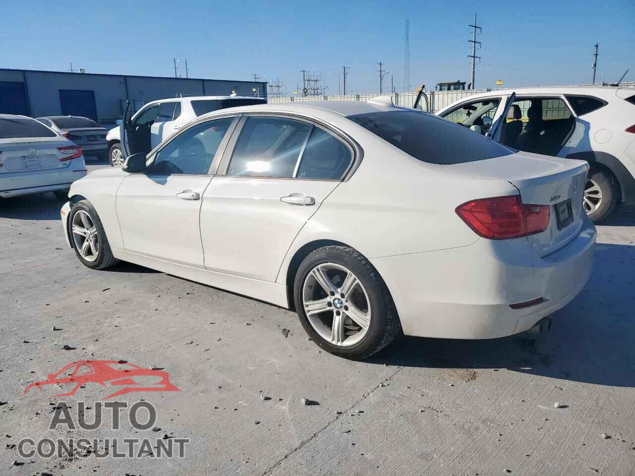 BMW 3 SERIES 2013 - WBA3B3C5XDF541024
