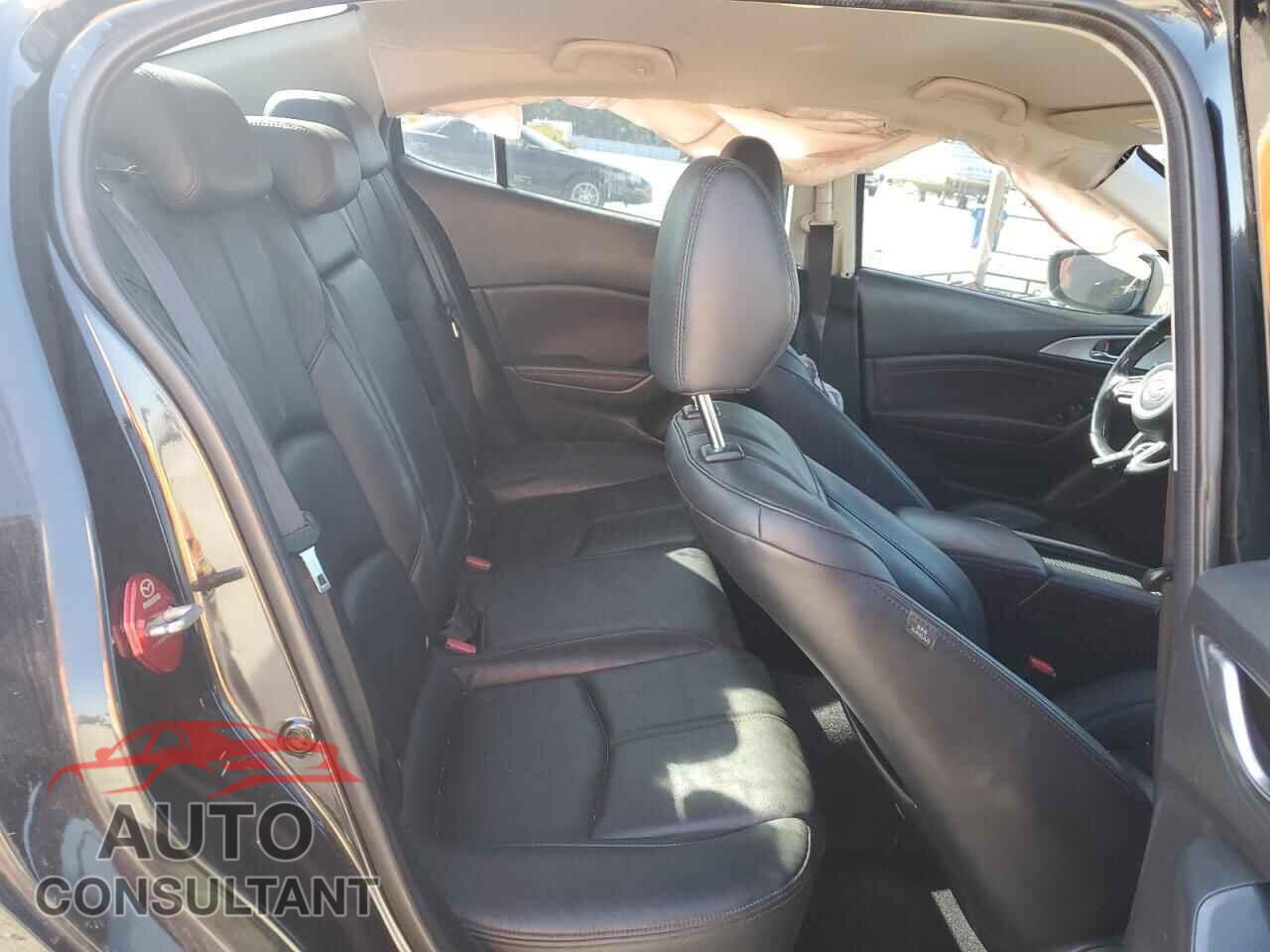 MAZDA 3 2017 - 3MZBN1V71HM118103