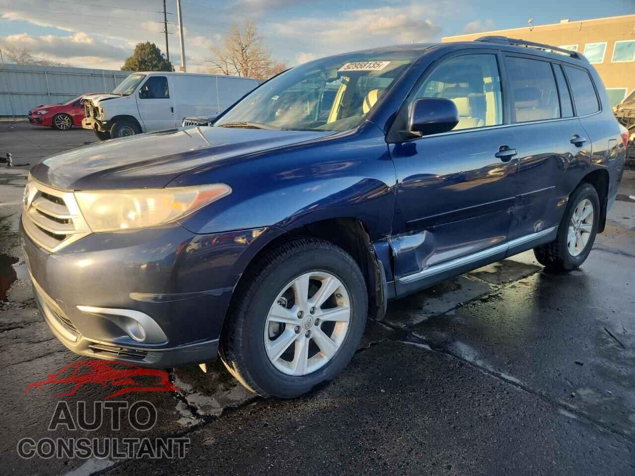 TOYOTA HIGHLANDER 2013 - 5TDBK3EH8DS268266