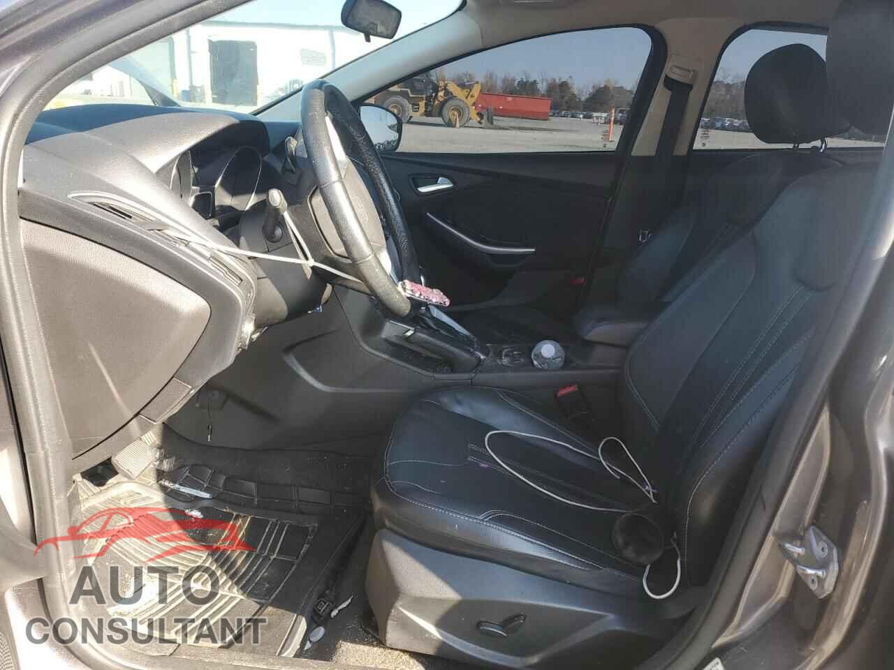 FORD FOCUS 2014 - 1FADP3J2XEL241266