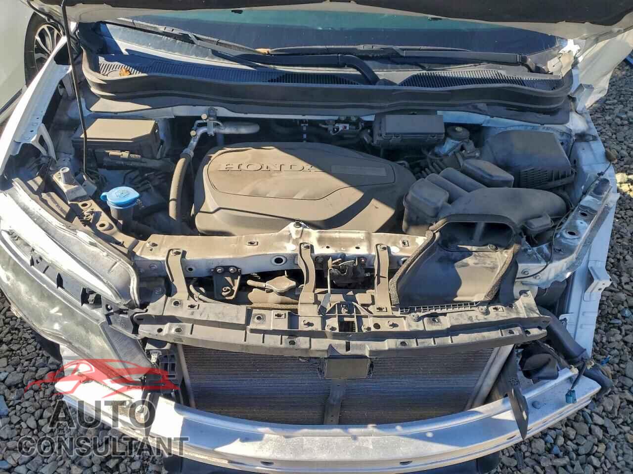 HONDA PILOT 2017 - 5FNYF6H98HB012675