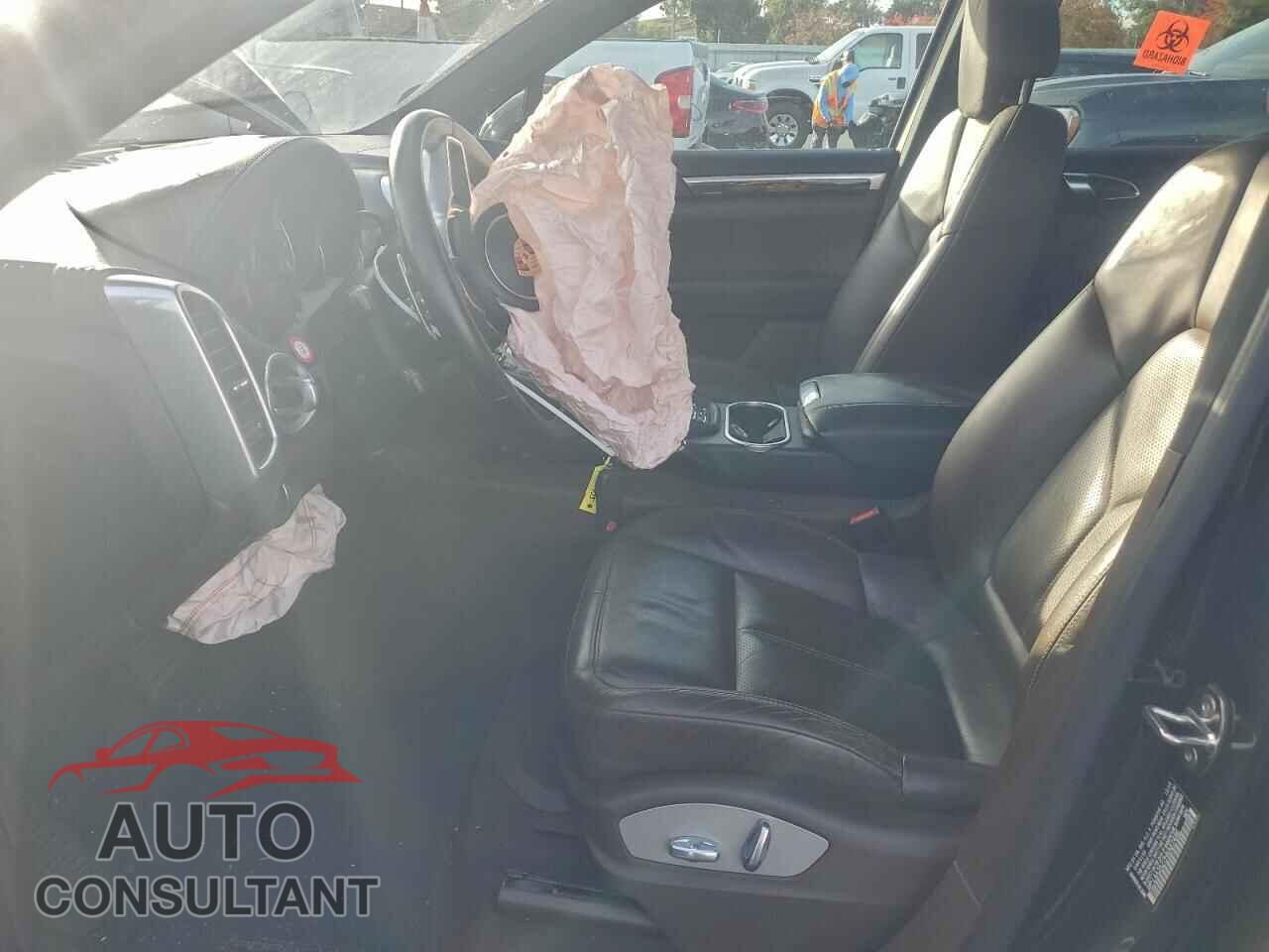 PORSCHE CAYENNE 2017 - WP1AA2A27HKA87486