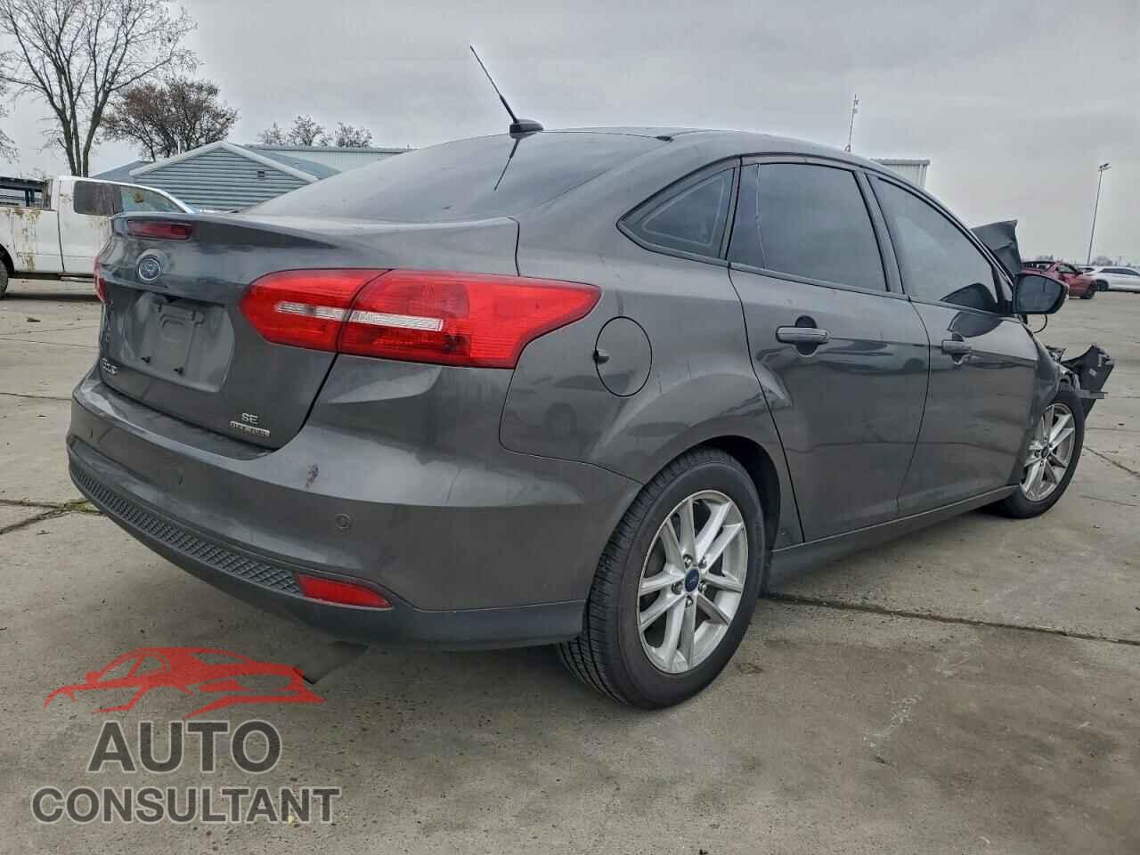 FORD FOCUS 2015 - 1FADP3F20FL286579